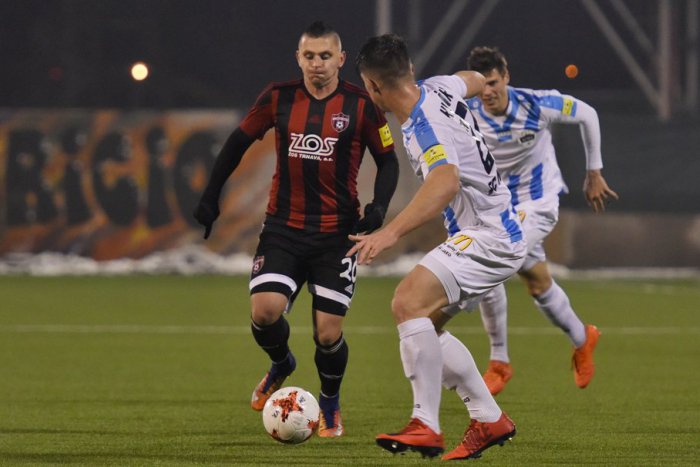 Ilustračný obrázok k článku Trnavský obranca Čonka chodí o barlách: Hrať proti Senici  nestihne