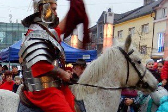 Ilustračný obrázok k článku Tipy na víkend: Martin na koni pricvála do Valaskej v podobe muzikálu