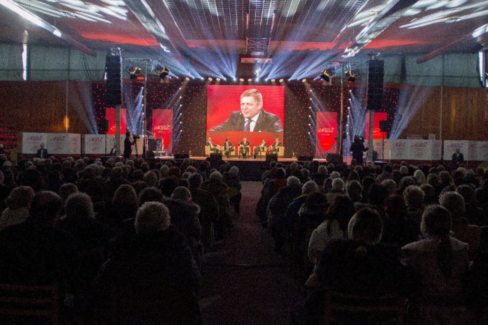 Ilustračný obrázok k článku Michalovčanky oslavovali s premiérom