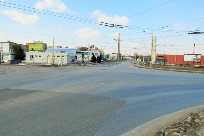 Ilustračný obrázok k článku Onedlho začnú práce na dôležitej križovatke v Prešove: Na mieste už vyrúbali stromy