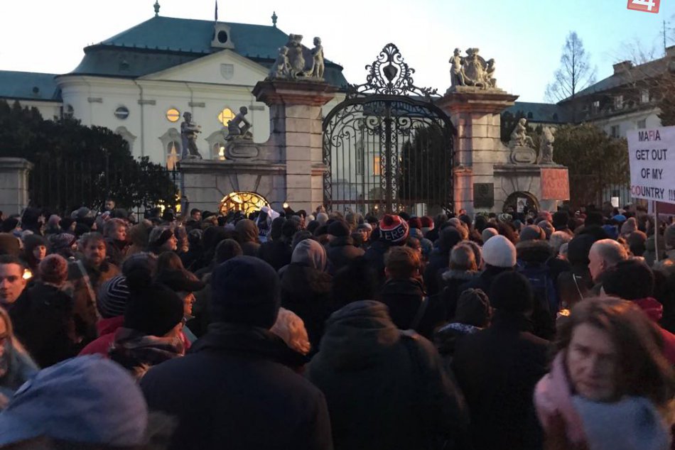 Ilustračný obrázok k článku Ľudia vyšli do ulíc pochodovať za Janka Kuciaka a Martinu Kušnírovú