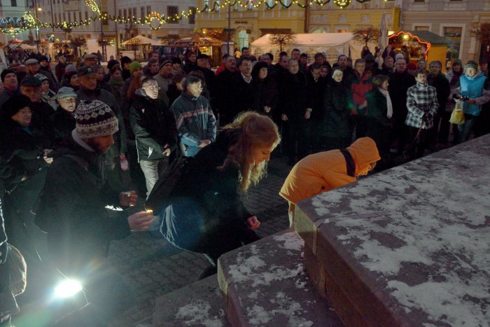 Ilustračný obrázok k článku Bystričania sa zídu na námestí. Uctia si pamiatku zavraždeného novinára Kuciaka