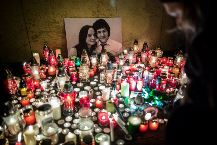 Ilustračný obrázok k článku Pietnych sprievodov za novinára J. Kuciaka a M. Kušnírovú sa plánujú zúčastniť tisícky ľudí