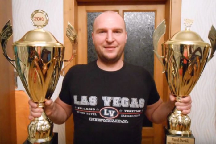 Ilustračný obrázok k článku Svetový rekordér Pavol z Púchava: Svojimi bizarnými kúskami baví aj za hranicami