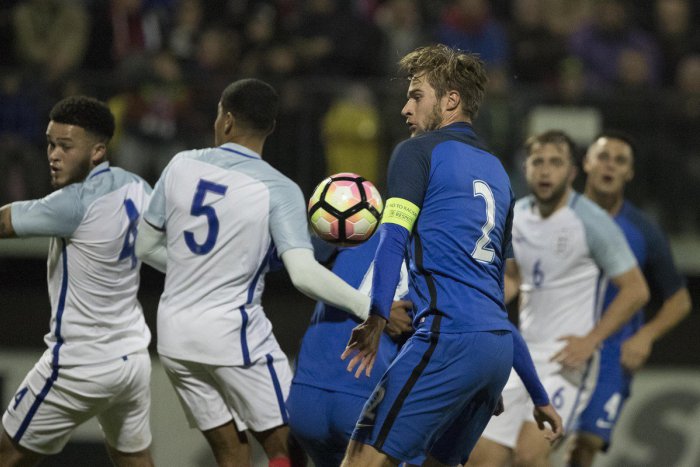 Ilustračný obrázok k článku Šošoni získali nového obrancu: Kto posilní rady žilinského futbalu?