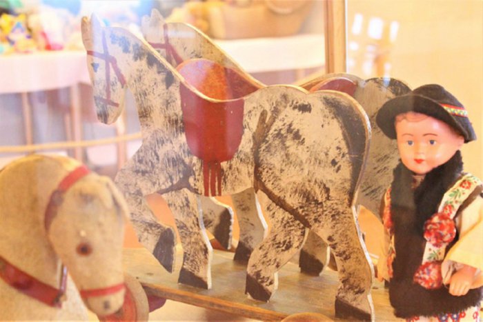 Ilustračný obrázok k článku Trenčiansky hrad pripravil lahôdku nielen pre deti: Výstava s veľkou dávkou nostalgie! FOTO