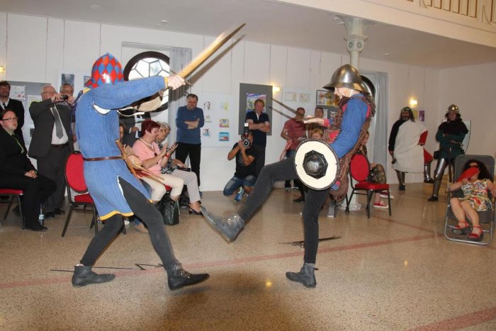 Ilustračný obrázok k článku O Bomburovu šabľu možno bojovať iba s humorom: Zapojte sa do ďalšieho ročníka súťaže