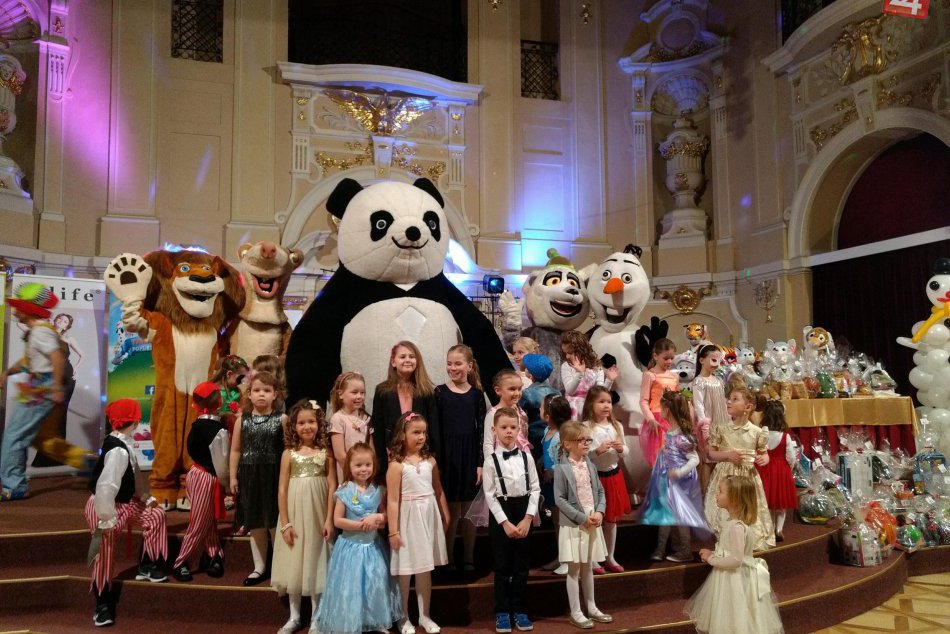 Ilustračný obrázok k článku Jarné prázdniny ukončili deti  v Spišskej plesom: Tento ročník bol rekordný, FOTO