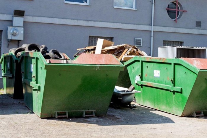 Ilustračný obrázok k článku Jarné upratovanie v Brezne: Technické služby pristavujú veľkoobjemové kontajnery