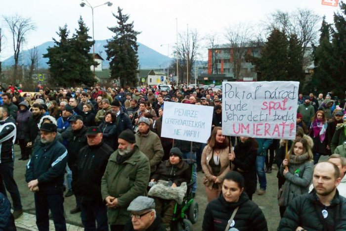 Ilustračný obrázok k článku Zhromaždenie za slušné Slovensko v Považskej: FOTO a VIDEO z námestia