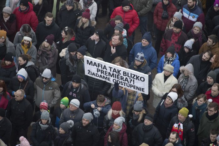 Ilustračný obrázok k článku Bezpečnostné opatrenia na piatkových protestoch: Zákaz dronov, polícia v uliciach