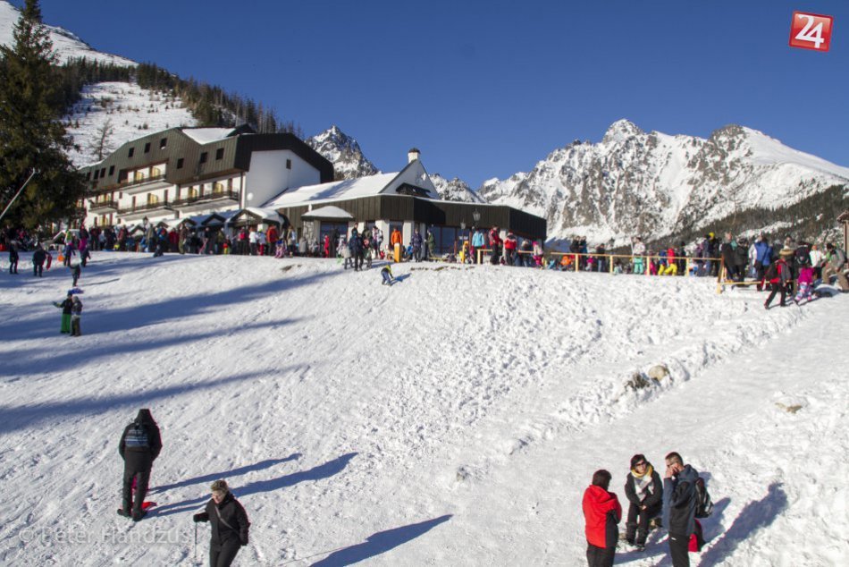 Ilustračný obrázok k článku Úraz pri sánkovačke vo Vysokých Tatrách: Angličanka (51) upadla do bezvedomia