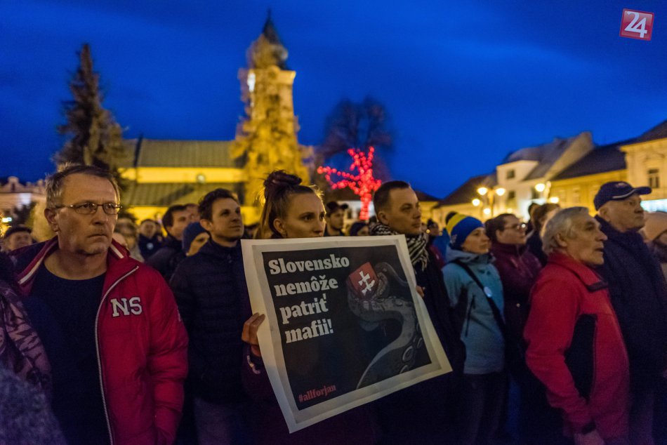 Ilustračný obrázok k článku Zhromaždenie za slušné Slovensko v Mikuláši: FOTO z námestia