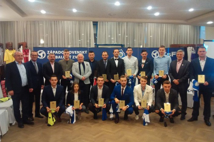 Ilustračný obrázok k článku Futbalová jedenástka roku 2017: Na "Západe" medzi najlepšími aj Novozámčania