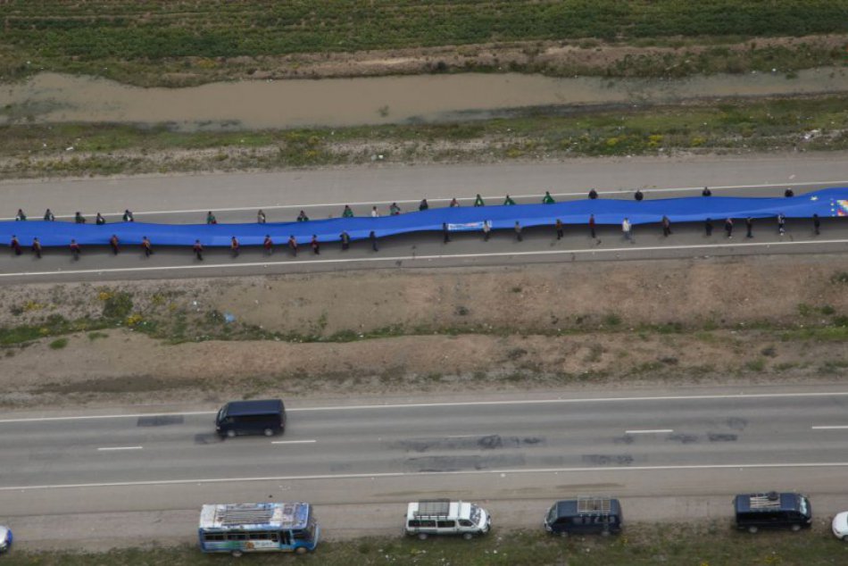 Ilustračný obrázok k článku KURIOZITA DŇA: Vlajka Bolívie dlhá takmer 200 kilometrov