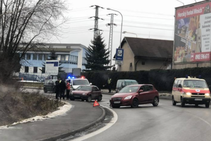 Ilustračný obrázok k článku Nebezpečná zákruta v Ondrašovej: Mesto navrhlo riešenia pre bezpečnosť chodcov