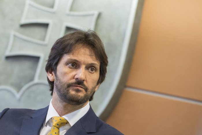 Ilustračný obrázok k článku Exministera vnútra Roberta Kaliňáka mrzí, že policajtom nemohol dať vyššie odmeny