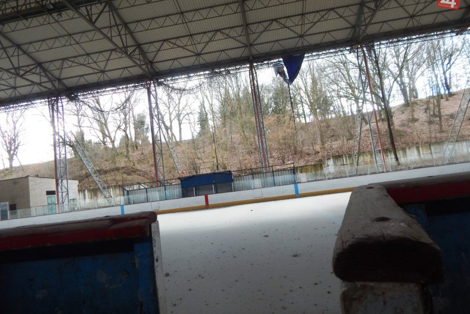 Ilustračný obrázok k článku Práce na žiarskom zimáku pokračujú: Bonusom bude vyvýšený chodník