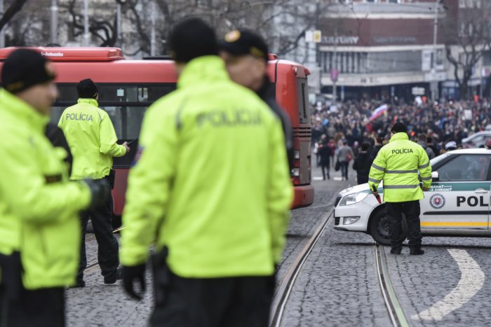 Ilustračný obrázok k článku Počas demonštrácie Za slušné Slovensko bude MHD v okolí Námestia SNP presmerovaná
