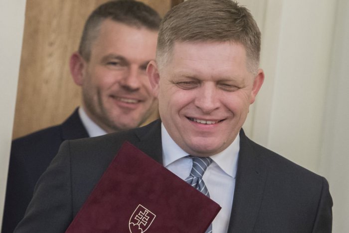 Ilustračný obrázok k článku Fico po podaní demisie: Novému premiérovi budem držať chrbát a tlačiť na priority Smeru-SD