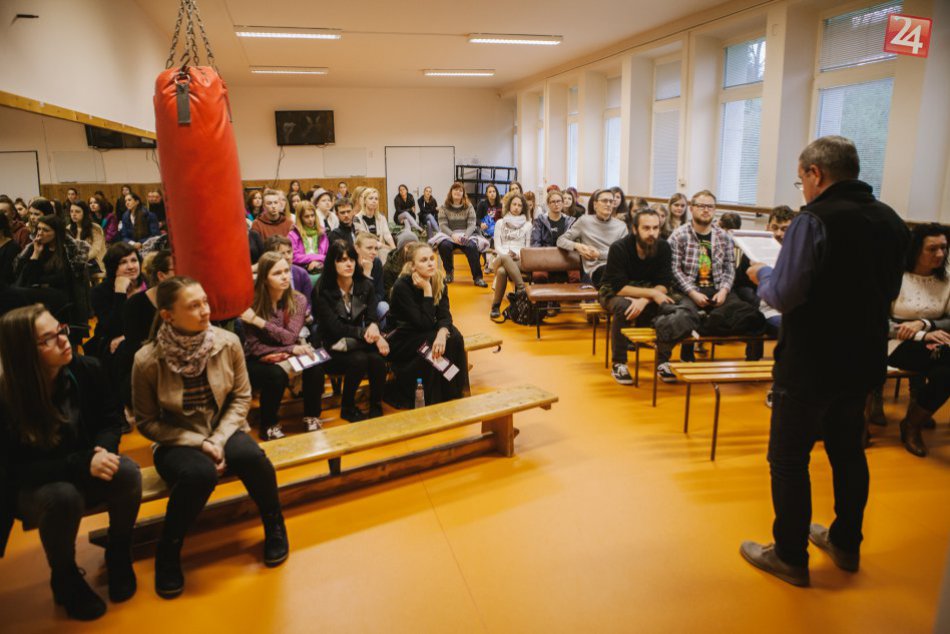 Ilustračný obrázok k článku Milovníci kníh sa majú na čo tešiť. Na toto láka Univerzitná noc literatúry