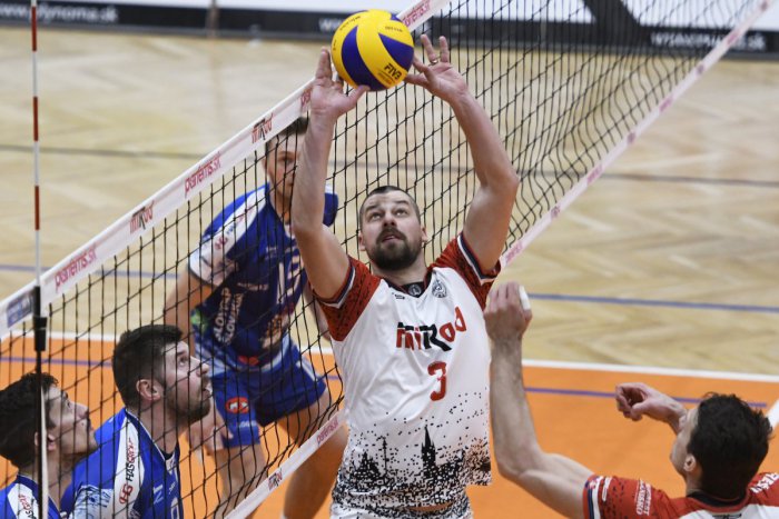 Ilustračný obrázok k článku Prešovskí volejbalisti nepotešili domácich fanúšikov: Semifinále je vyrovnané na 1:1