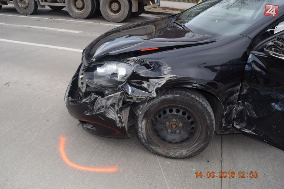 Ilustračný obrázok k článku Búračka v centre Nitry: Vodičku (30) na mieste ošetrovali, FOTO