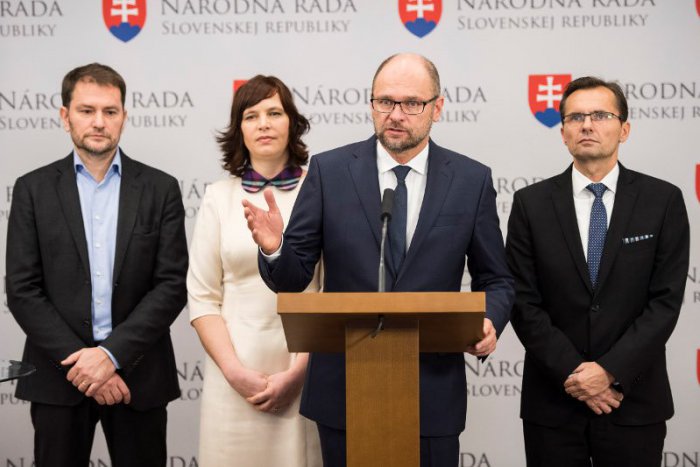 Ilustračný obrázok k článku Skrátenie volebného obdobia? Opoziční poslanci chcú iniciovať mimoriadnu schôdzu