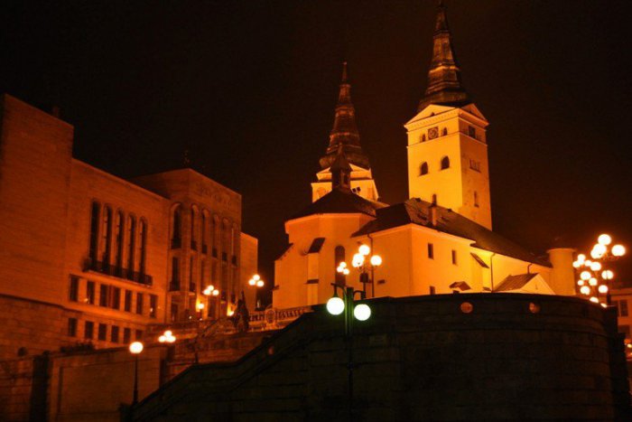 Ilustračný obrázok k článku Centrum Žiliny sa ponorí do tmy: Mesto tak podporí kampaň Hodina Zeme