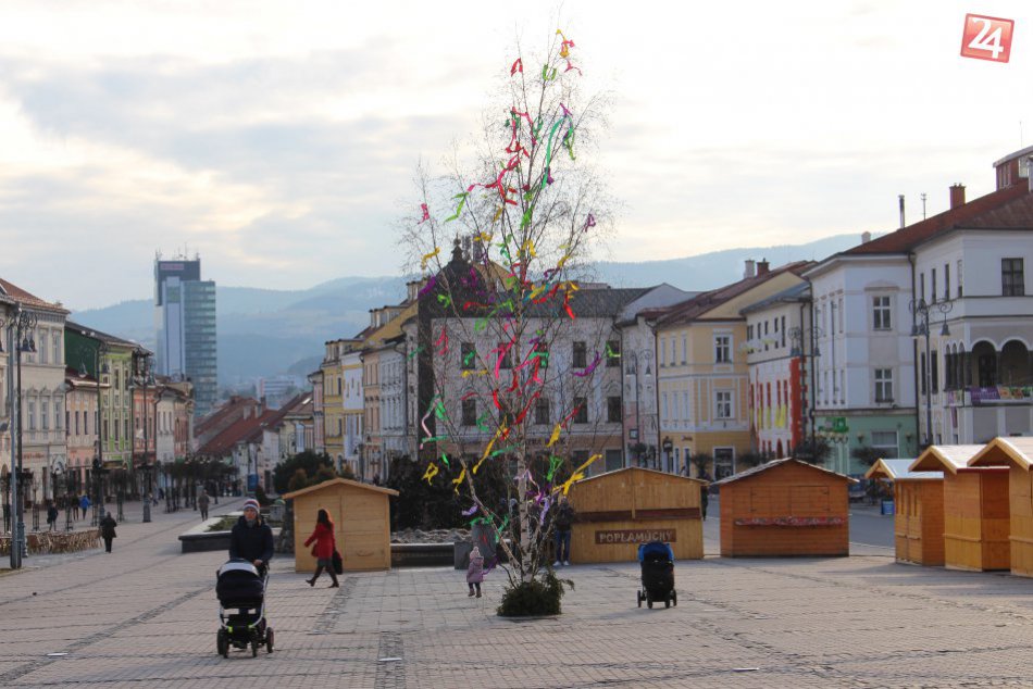 Ilustračný obrázok k článku FOTO: Veľkonočné trhy predo dvermi. Bystrické námestie začína dýchať atmosférou sviatkov jari
