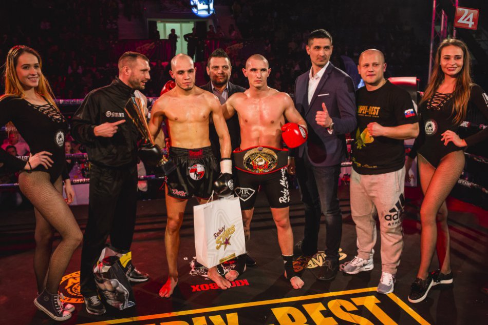 Ilustračný obrázok k článku V Poprade bojovali jednoducho najlepší: Padali tvrdé údery a tiekla krv