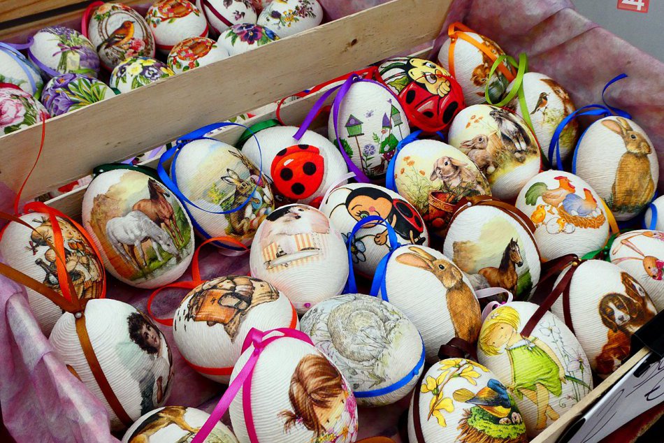 Ilustračný obrázok k článku Prvé FOTO z Veľkonočných trhov v Rožňave: Okrem tradičných výrobkov aj chutné dobroty