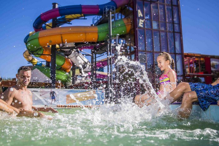 Ilustračný obrázok k článku Rekordný záujem Slovákov o aquaparky. Minulý rok minuli viac než milión eur
