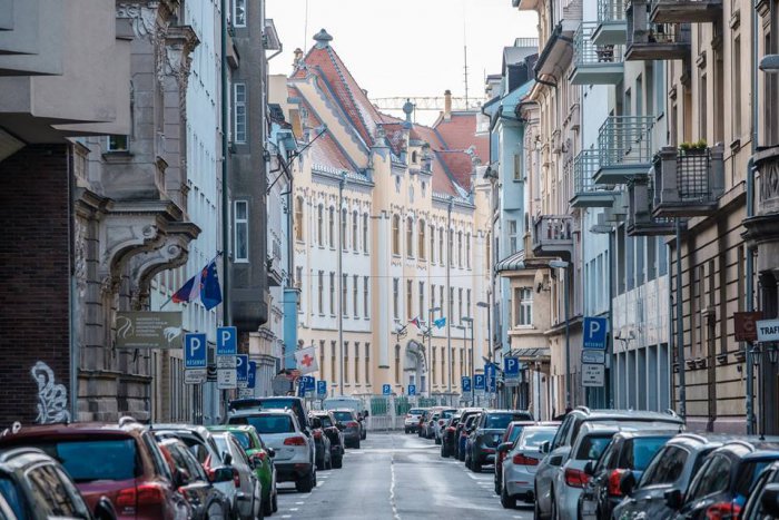 Ilustračný obrázok k článku Obnova fasád domov: Staré Mesto oslobodí od dane lešenia bez reklamy