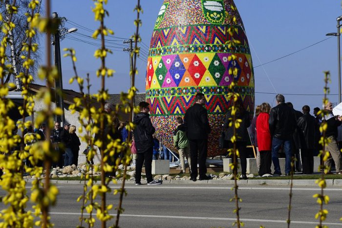 Ilustračný obrázok k článku Na Terase ozdobia gigantickú kraslicu: Na programe však bude oveľa viac!