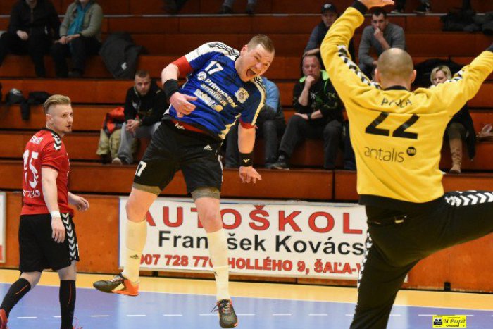 Ilustračný obrázok k článku Šalianski hádzanári v extralige remizovali: Z duelu si odniesli jeden bod