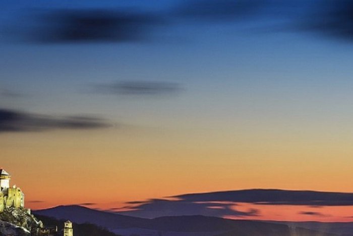 Ilustračný obrázok k článku Fotograf Stanley (31) z Trenčína o svojom vzácnom úlovku: Hrad fotí každý, ale toto si pozrite!