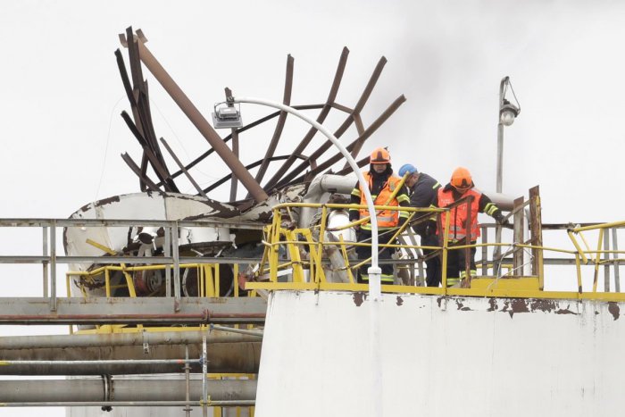 Ilustračný obrázok k článku Pri výbuchu v českej chemičke zahynulo 6 ľudí: Kiska poslal sústrastný telegram Zemanovi