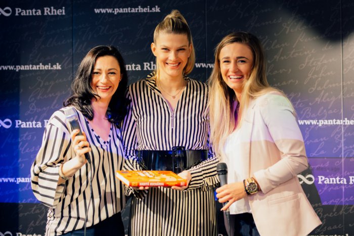 Ilustračný obrázok k článku Osobnosti z oblasti zdravia pokrstili NABITÚ KUCHÁRKU, knihu plnú energie od najlepších slovenských trénerov