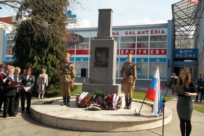 Ilustračný obrázok k článku V Šali si pripomenieme 73. výročie oslobodenia: Bude sa konať pietny akt