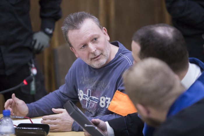 Ilustračný obrázok k článku Prokurátor podal obžalobu na členov skupiny sýkorovcov za ďalšie vraždy