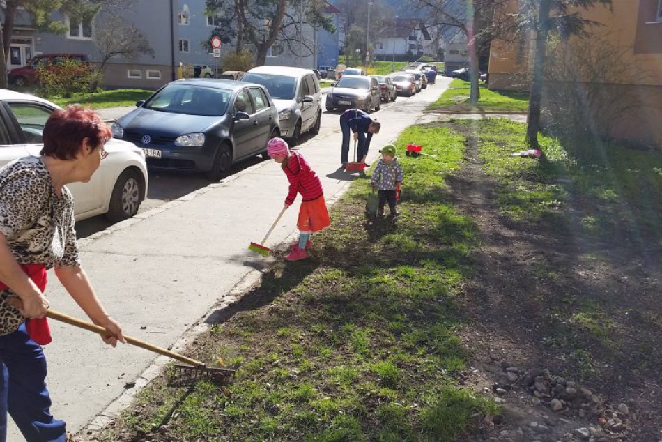 Ilustračný obrázok k článku Bystričania sa pustia do veľkého upratovania mesta. Rukávy si vysúka aj primátor