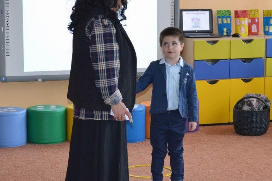 Ilustračný obrázok k článku Dúbravský detský majáles