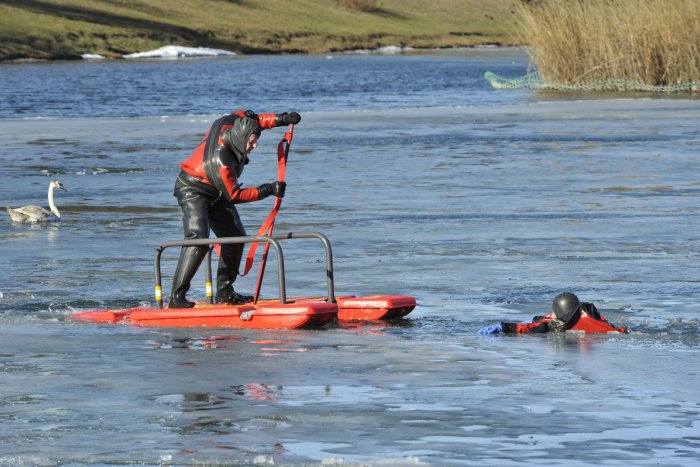Ilustračný obrázok k článku Kuchajdu prehľadávali hasiči. Pátrali po staršom mužovi