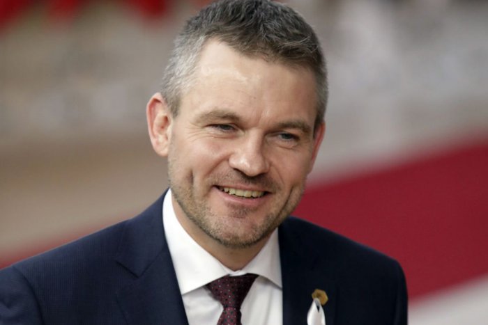 Ilustračný obrázok k článku SVET O SLOVENSKU: Pellegrini? Sexy, ale inak nič moc…