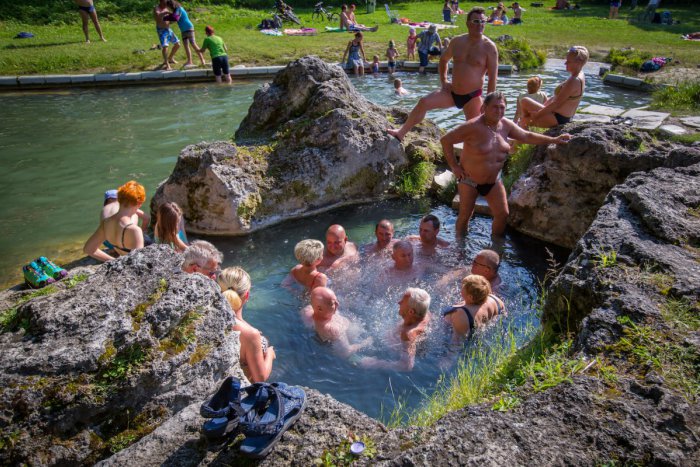 Ilustračný obrázok k článku Samospráva Liptovského Jána ruší obecnú akciovku: Dôvodom je petícia obyvateľov