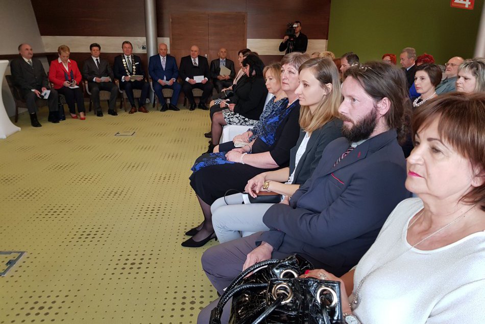 Ilustračný obrázok k článku Mikulášskym pedagógom sa dostalo uznanie a vďaka: Kompletný zoznam ocenených, FOTO