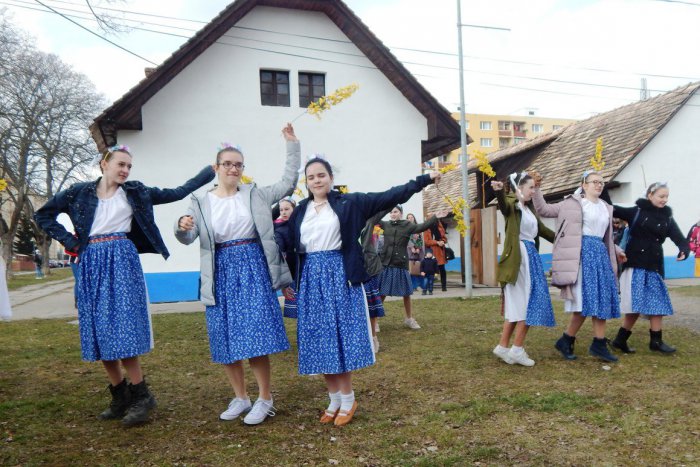 Ilustračný obrázok k článku V Svätokrížskom dome bolo veselo: Okamihy zo slnečného dňa na FOTKÁCH