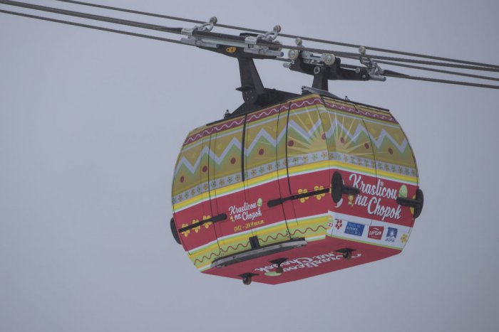 Ilustračný obrázok k článku Originálny program veľkonočných sviatkov: Na Chopok ľudí vyvezie maxi kraslica