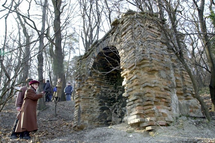 Ilustračný obrázok k článku Na pokračovanie projektu obnovy Kalvárie vyčlenilo Staré Mesto 5-tisíc eur